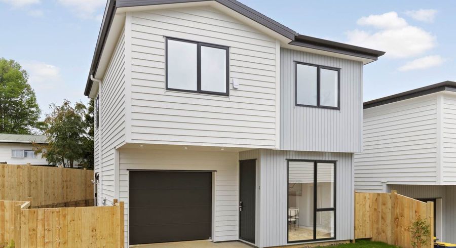  at 20 Lendic Avenue, Henderson, Waitakere City, Auckland