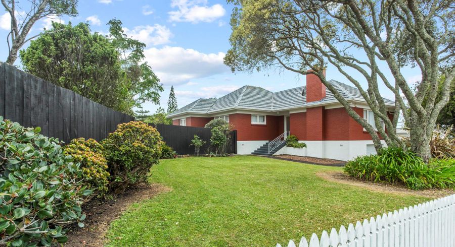  at 2 Maui Street, New Lynn, Auckland