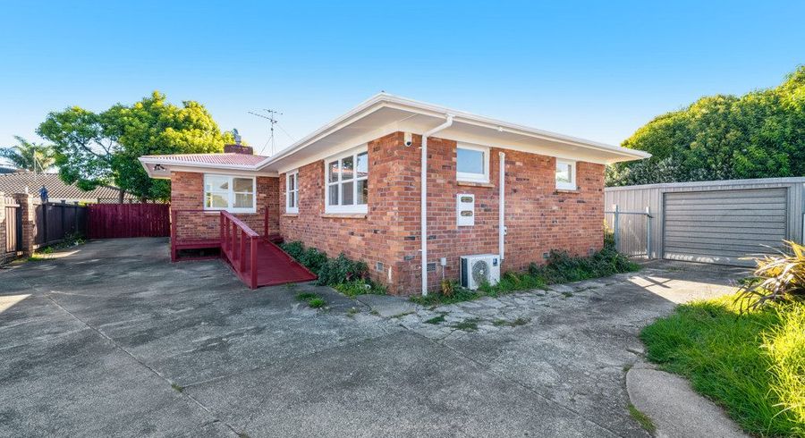  at 2/11 Don Street, Papakura, Papakura, Auckland