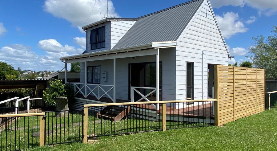  at 76 Marine Parade, Mellons Bay, Auckland