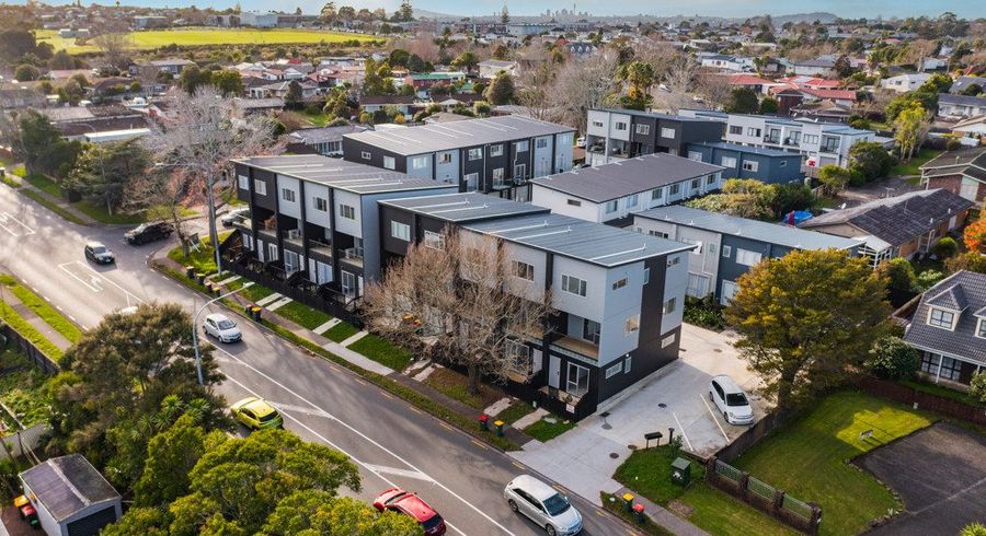  at 57 Edmonton Road, Henderson, Waitakere City, Auckland