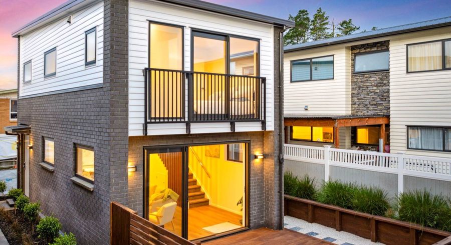  at 2/5 Wastney Road, Alfriston, Manukau City, Auckland