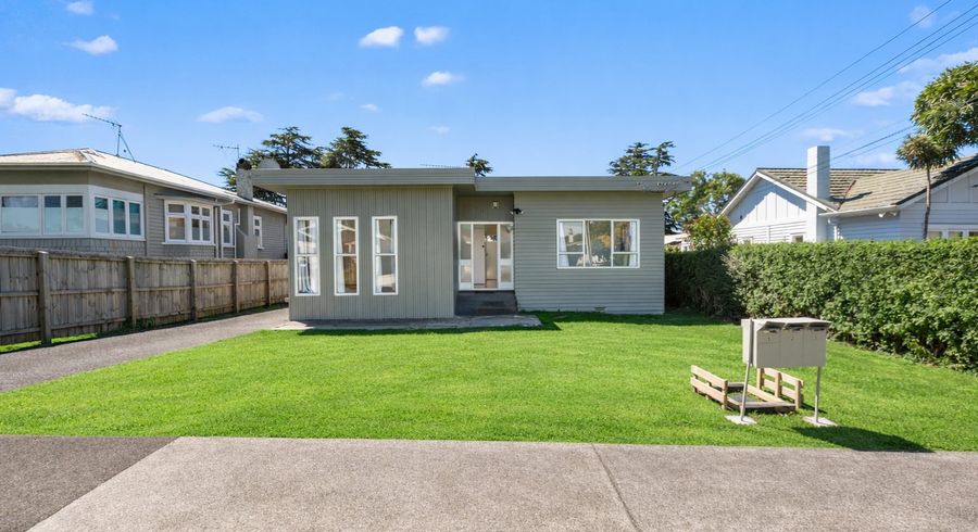  at 3 locarno Ave, St Lukes, Auckland City, Auckland