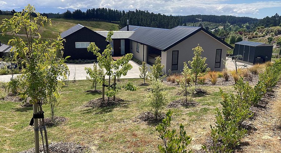  at 33 Redmill Road, Redwood Valley