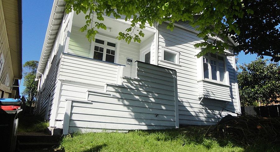  at 4 Eden View Road, Sandringham, Auckland City, Auckland