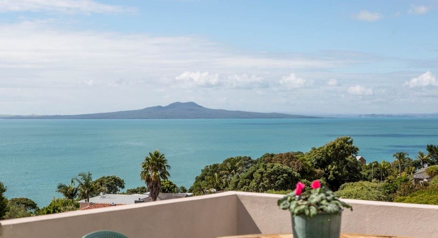  at 1/33 SHARON RD, Waiake, Auckland