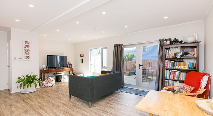  at 32 Glanmire Road, Newlands, Wellington