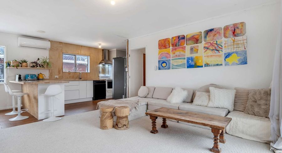  at 8/247 Henderson Valley Road, Henderson, Waitakere City, Auckland