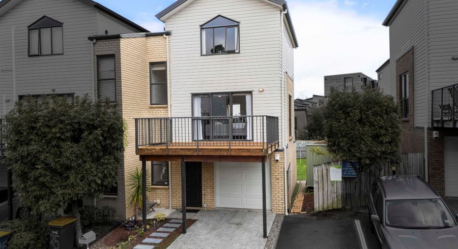  at 24/172 Mcleod Road, Te Atatu South, Auckland