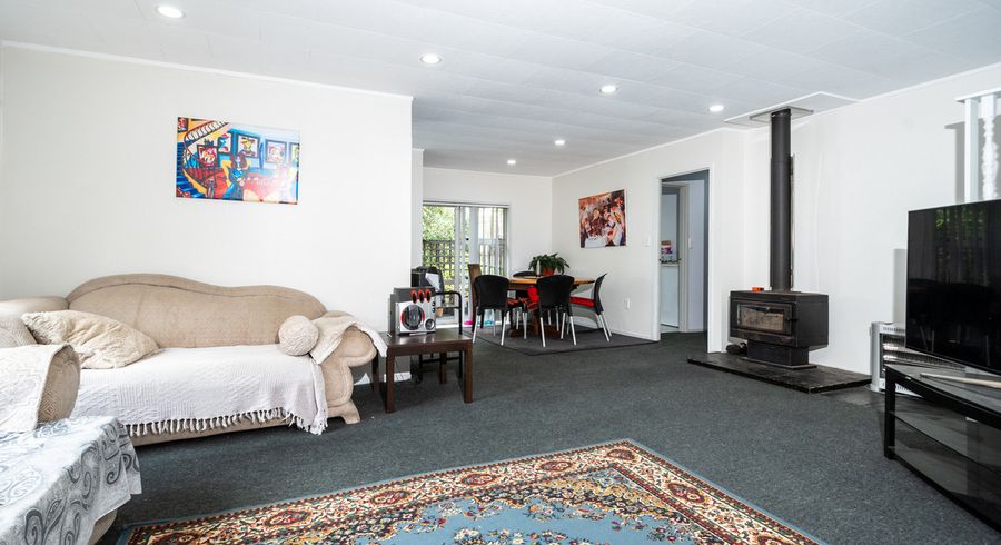  at 2/15 Mcleod Road, Henderson, Auckland