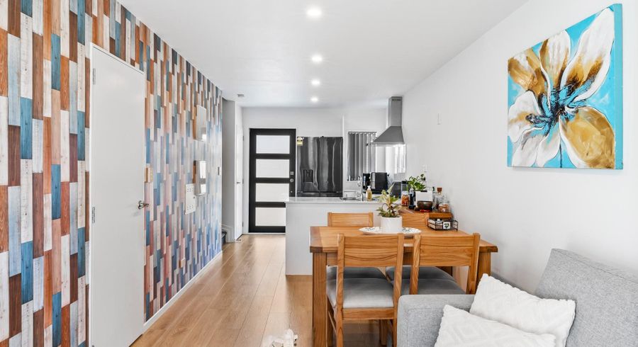  at 4/6 South Pacific Place, Henderson, Waitakere City, Auckland