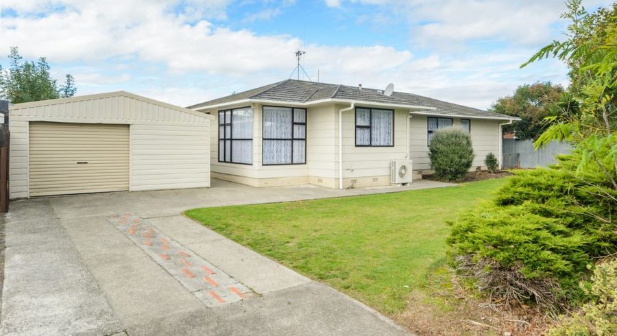  at 8 Adams Place, Kelvin Grove, Palmerston North