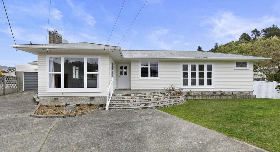  at 10 Richard Grove, Stokes Valley, Lower Hutt, Wellington