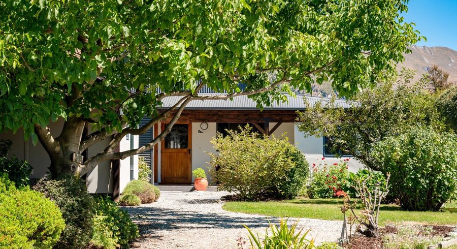  at 6 Meadowbrook Place, Wanaka
