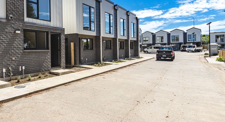  at 24 Whai Hua Lane, Mangere Bridge, Manukau City, Auckland