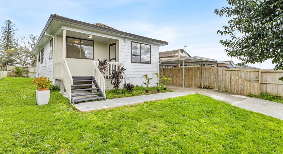  at 2/14 Norrie Smith Avenue, Flat Bush, Auckland