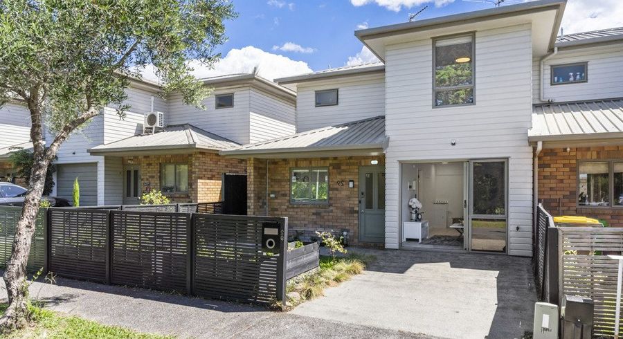  at 33 Verdale Circle, Glen Eden, Waitakere City, Auckland