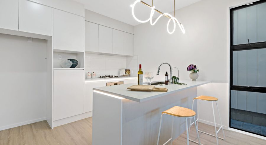 at 2/121 White Swan Road, Mount Roskill, Auckland City, Auckland