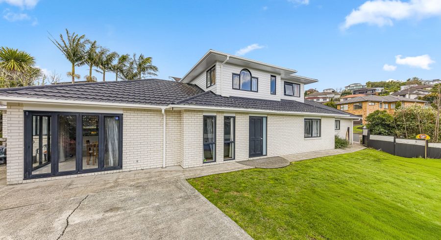  at 86 San Marino Drive West, Henderson, Waitakere City, Auckland