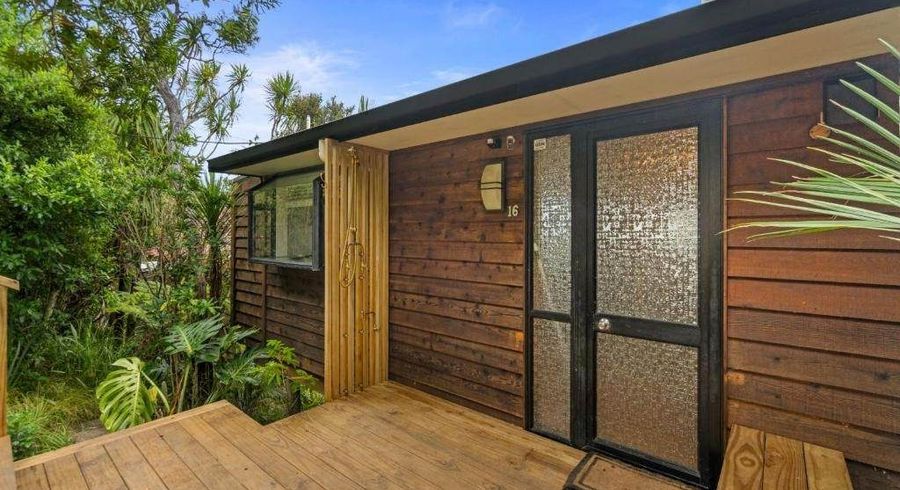  at 16 Pendrell Road, New Lynn