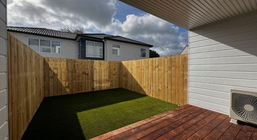  at 5/21 Divich Avenue, Te Atatu South, Waitakere City, Auckland
