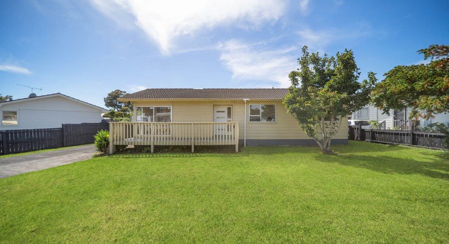  at 17  Sandrine Avenue, Clover Park, Manukau City, Auckland