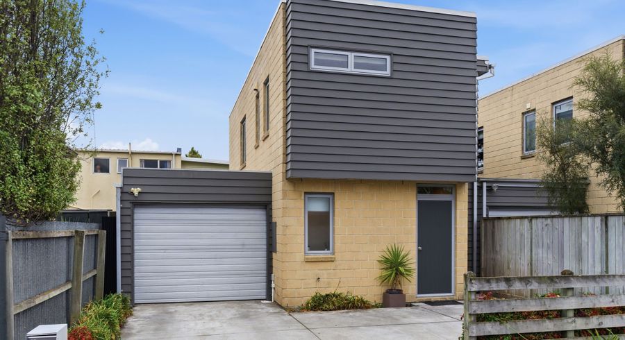  at 8B Burdale Street, Riccarton, Christchurch City, Canterbury