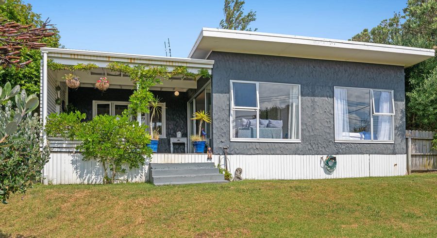  at 1/867 Beach Road, Waiake, Auckland