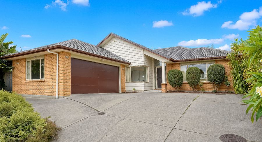  at 24 Sapperton Drive, Henderson, Waitakere City, Auckland