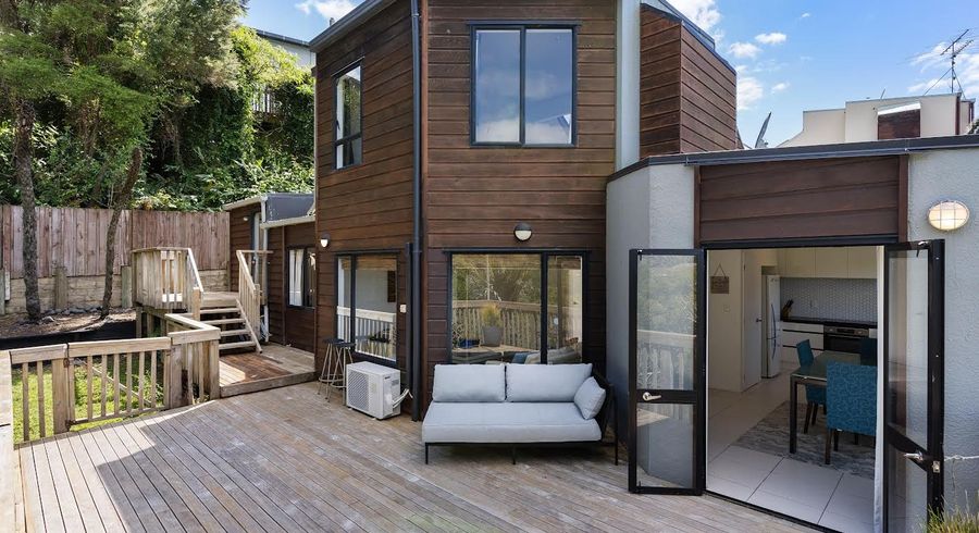  at 2/2 Deverell Place, Northcross, Auckland