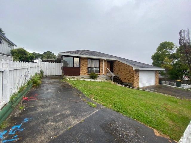  at 40 Pigeon Mountain Road, Half Moon Bay, Auckland