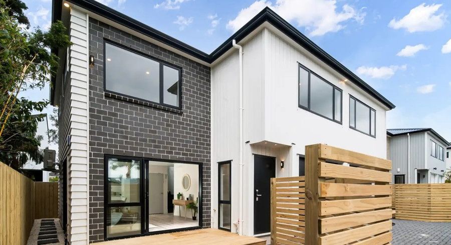  at Te Atatu Peninsula, Waitakere City, Auckland