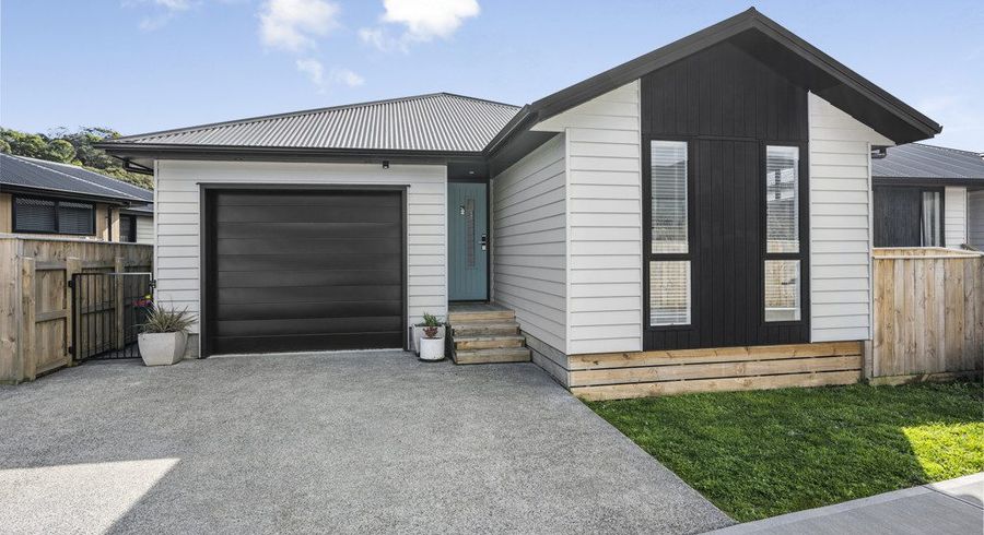  at 2/5 Westminster Road, Wainuiomata, Lower Hutt, Wellington