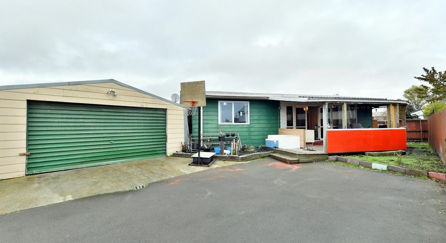  at 2/98 Neill Street, Hornby, Christchurch