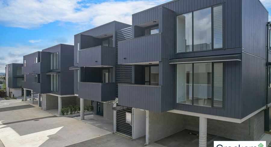  at 10/5 Treasure Lane, Te Atatu South, Waitakere City, Auckland