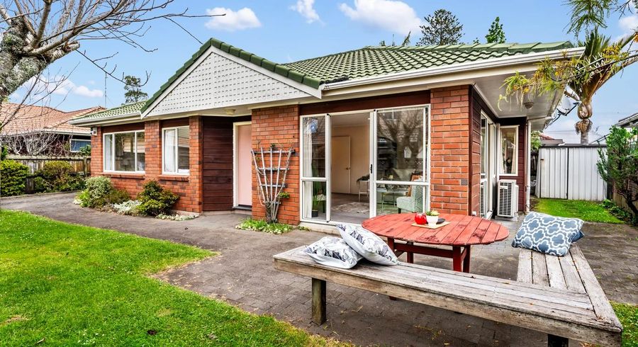  at 2/4 Lonsdale Street, Ellerslie, Auckland