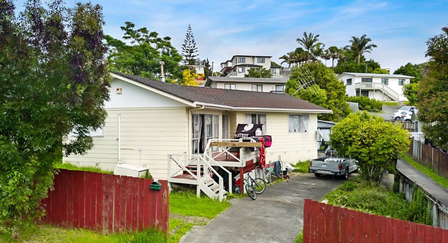  at 4 Garton Drive, Massey, Auckland