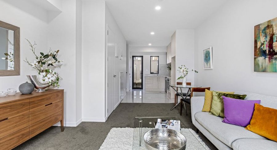  at 6/4 Glenhaven Place, Te Atatu Peninsula, Auckland