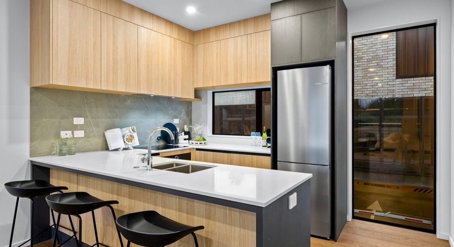  at 10 Meadowbank Road, Meadowbank, Auckland City, Auckland