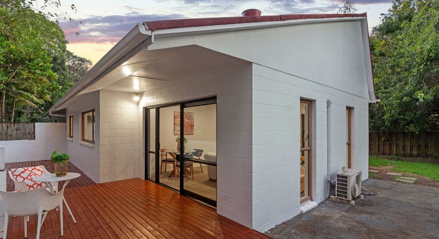  at 2/18 Teviot Place, Totara Vale, North Shore City, Auckland