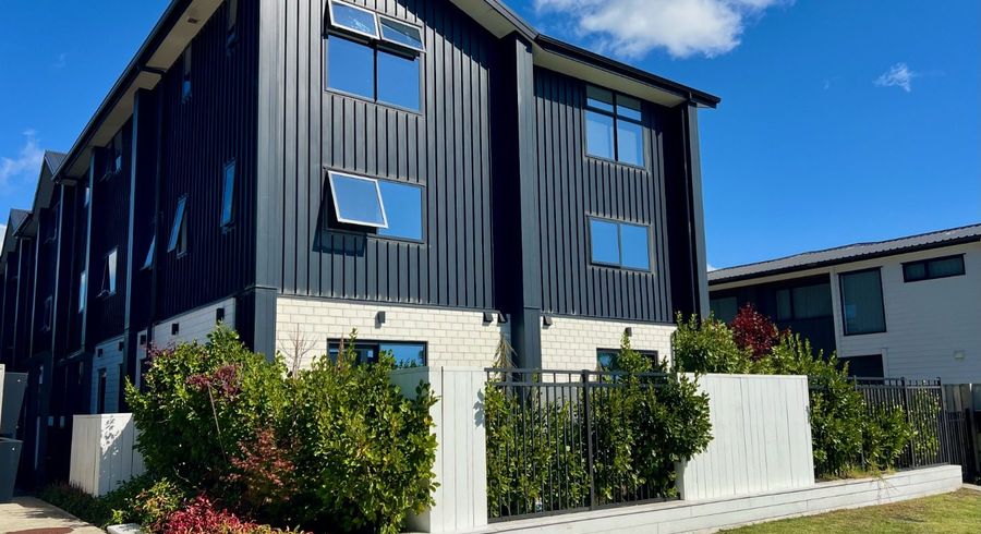  at 2/59 Neil Avenue, Te Atatu Peninsula, Waitakere City, Auckland