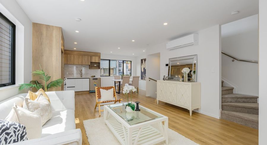  at 3/6 Woodhouse Place, West Harbour, Waitakere City, Auckland