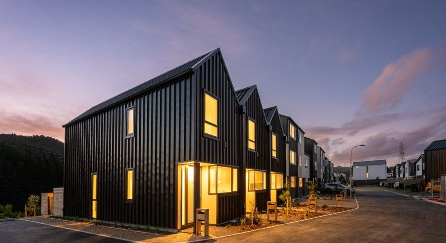  at 92 Ara Paiwhenua, Tawa, Wellington, Wellington
