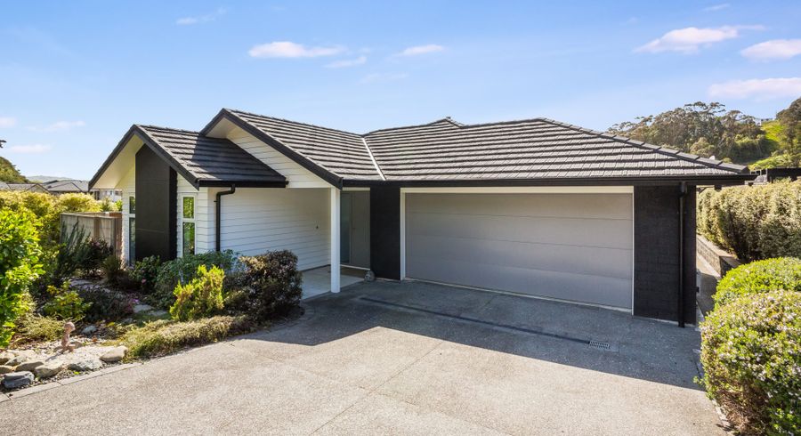  at 44 Banks Boulevard, Whitby, Porirua