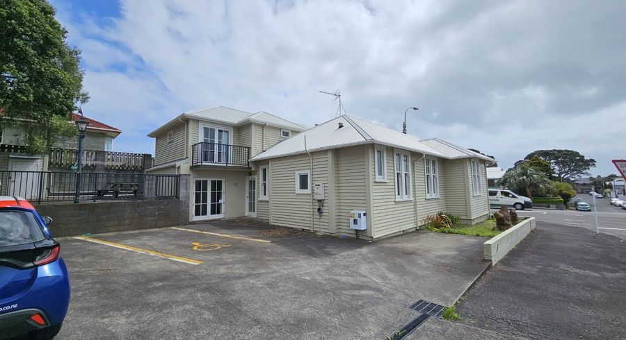  at 512 Devon Street East, Strandon, New Plymouth, Taranaki