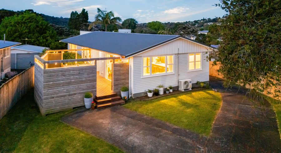  at 31 Crocombe Crescent, Beach Haven, Auckland