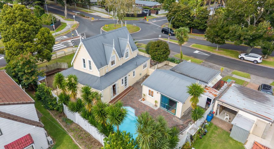  at 2 Brylee Drive, Conifer Grove, Papakura, Auckland