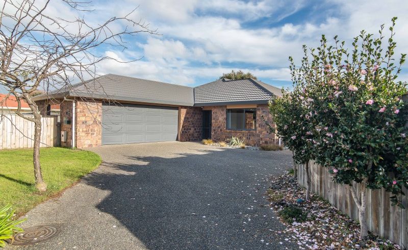  at 8 Nicholas Place, Waikanae Beach, Waikanae