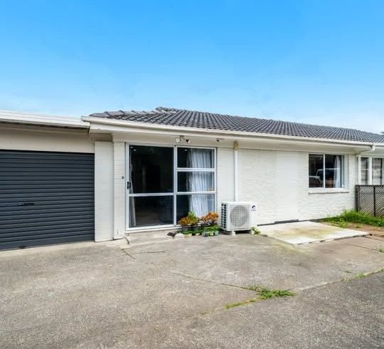  at 2/6 King Street, Papatoetoe, Manukau City, Auckland