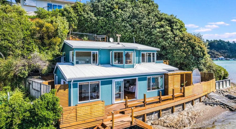  at 14A Trevor Terrace, Paremata, Porirua